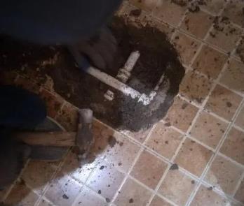 银海卫生间漏水维修公司为您分享下卫生间渗水如何处理及注意事项