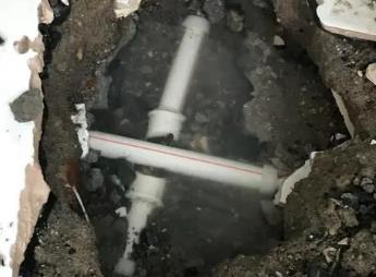 银海阳台漏水维修公司为您分享楼上楼下漏水怎么处理